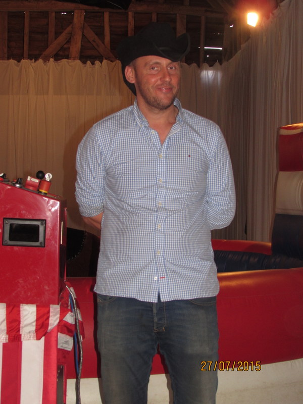 ANDY SWAYSLAND ULTIMATE RODEO BULLS