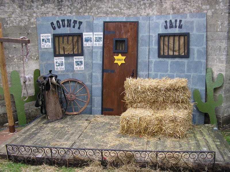 WILD WEST PROPS JAIL 10FT WIDE