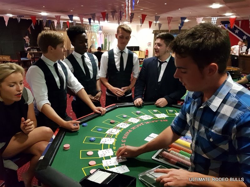 BLACK JACK WITH CROUPIER + FUN MONEY